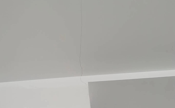乳膠漆開裂.png